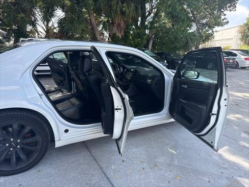 Used 2014 Chrysler 300 S RWD image 16