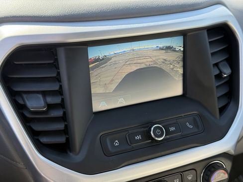 Used 2019 GMC Acadia SLE image 21