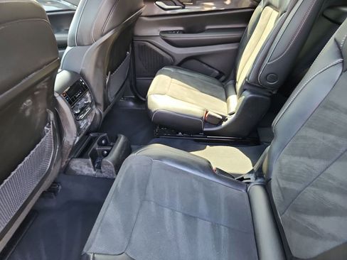 Used 2023 Jeep Grand Cherokee L Laredo AWD/4WD image 5