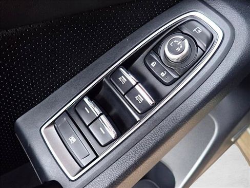 Used 2023 Subaru Ascent Touring AWD/4WD image 18