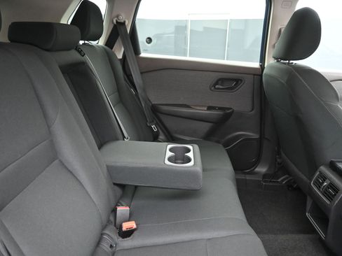 Used 2023 Nissan Rogue S image 13