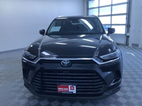 Used 2025 Toyota Grand Highlander AWD image 17