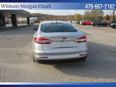 Used 2020 Ford Fusion SE image 10
