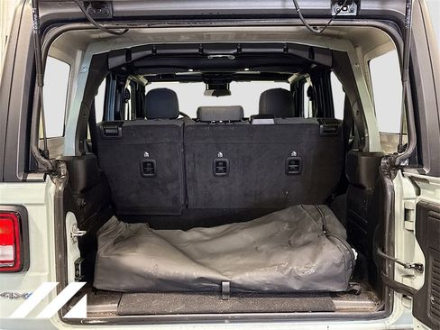 Used 2024 Jeep Wrangler Unlimited w/ Convenience Group image 26