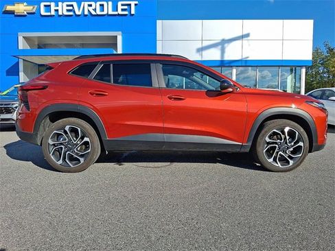 Certified 2024 Chevrolet Trax RS w/ Sunroof Package image 7