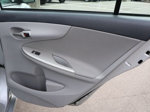 Used 2012 Toyota Corolla LE FWD image 14