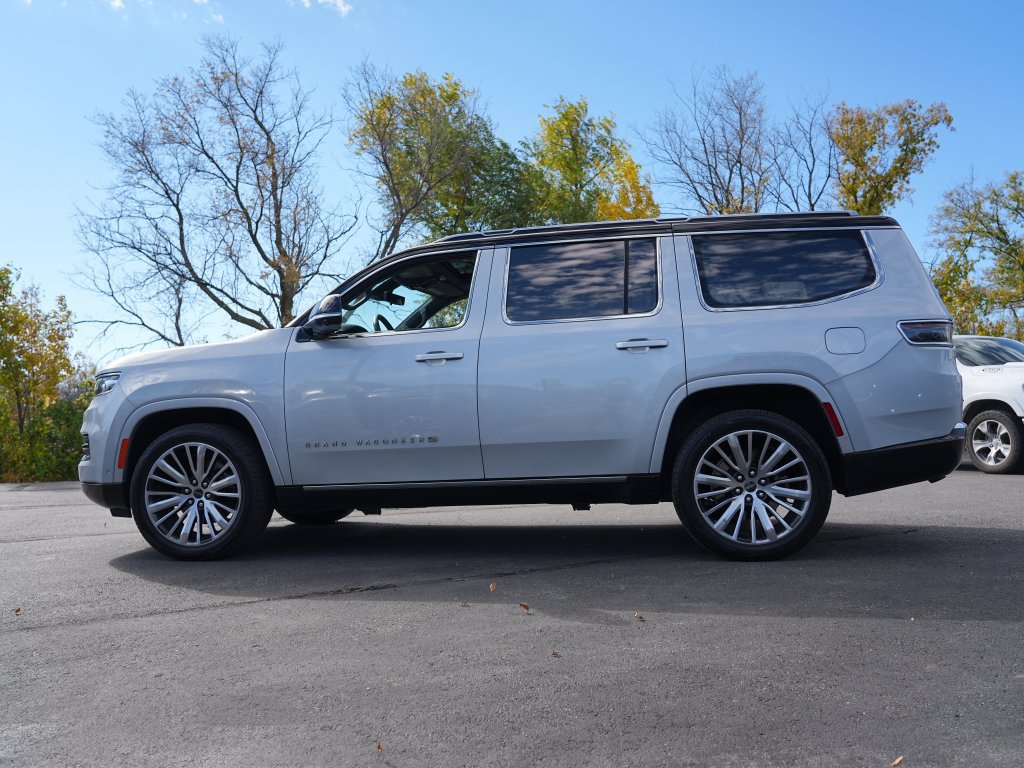 Used 2023 Jeep Grand Wagoneer Series III AWD/4WD image 6
