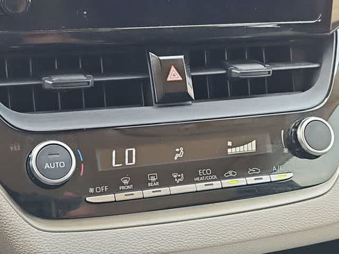 Used 2025 Toyota Corolla LE FWD image 24