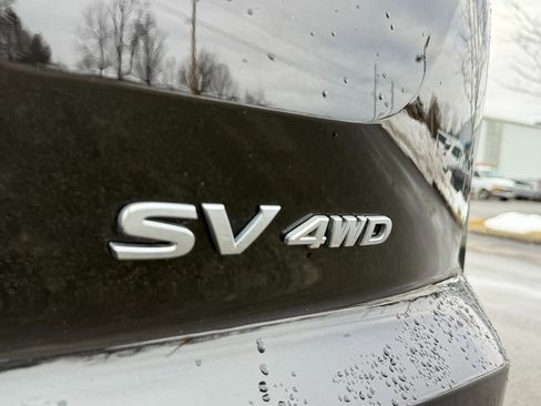 Used 2024 Nissan Pathfinder SV w/ SV Premium Package image 8