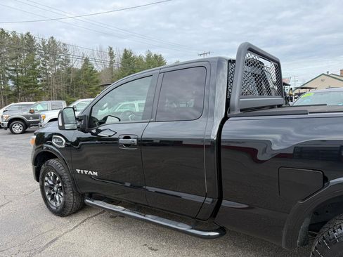 Used 2017 Nissan Titan PRO-4X image 7