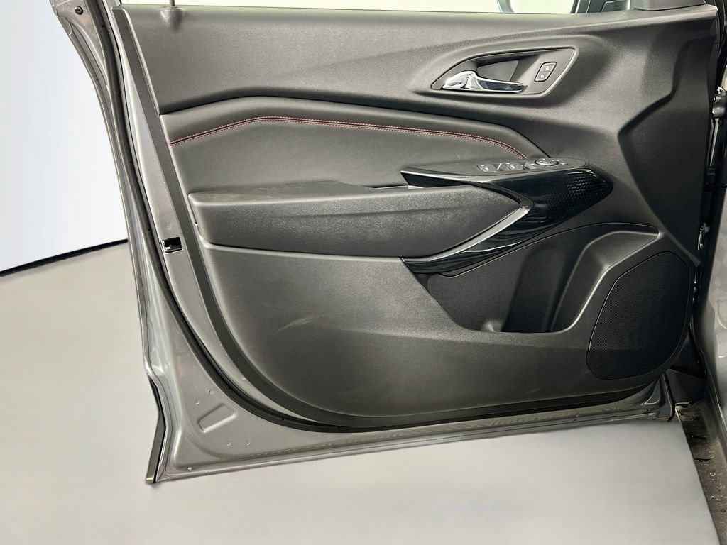 New 2026 Chevrolet Trax RS w/ Driver Confidence Package FWD image 17