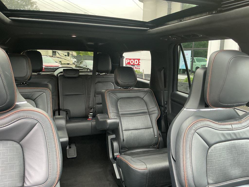 Used 2022 Lincoln Navigator L Black Label AWD/4WD image 10