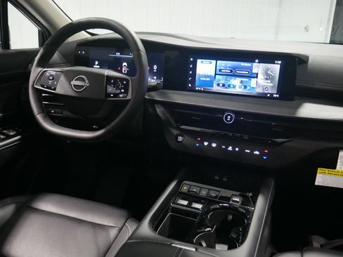 Used 2025 Nissan Murano SV image 19