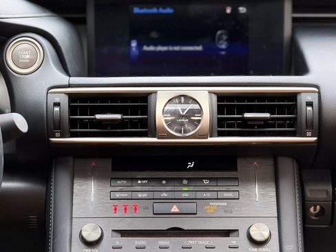 Used 2019 Lexus IS 300 image 17