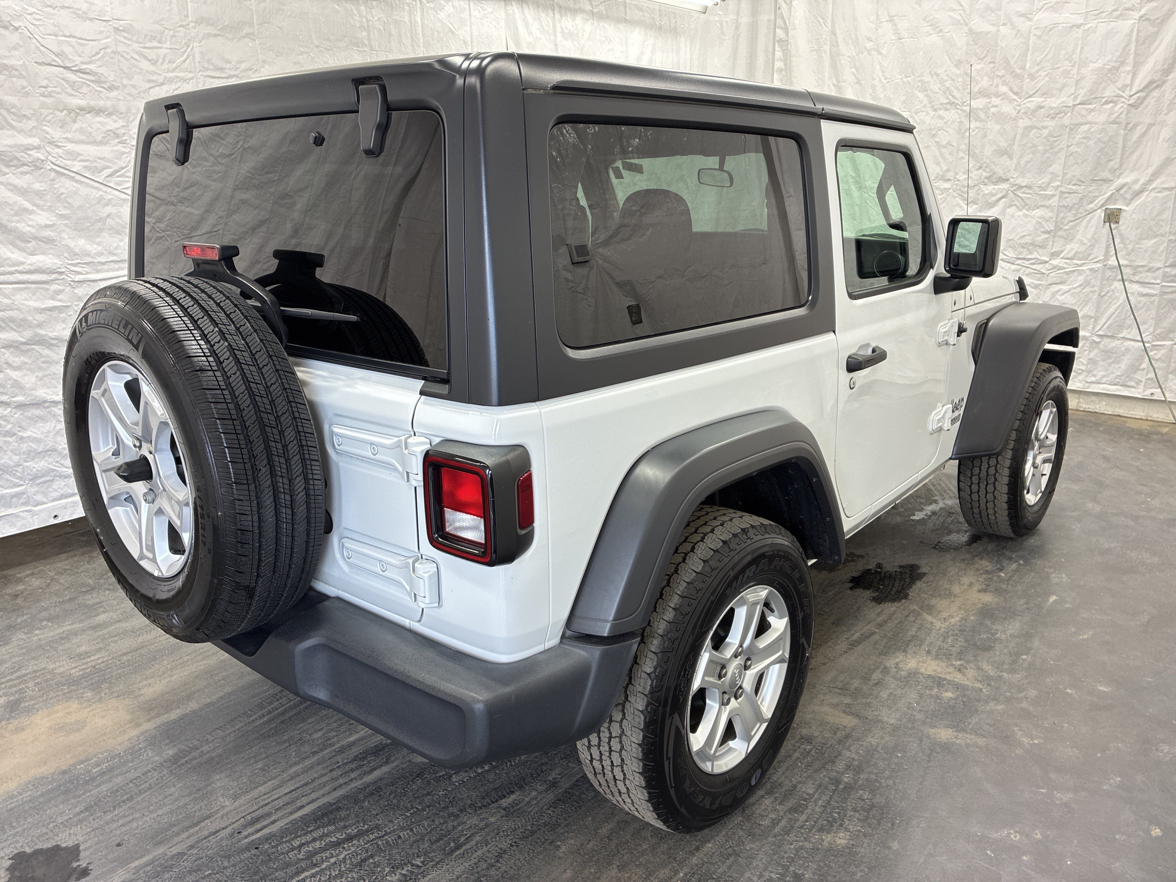 Used 2019 Jeep Wrangler Sport AWD/4WD image 4