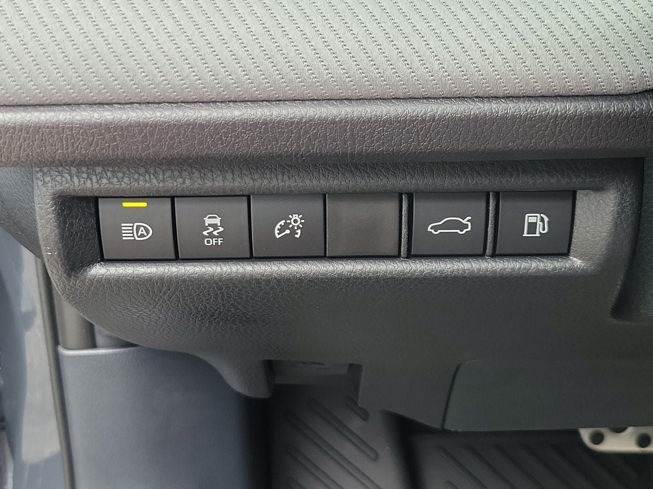 Used 2026 Toyota Camry SE FWD image 32