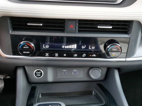 Certified 2023 Nissan Rogue SV AWD/4WD image 23