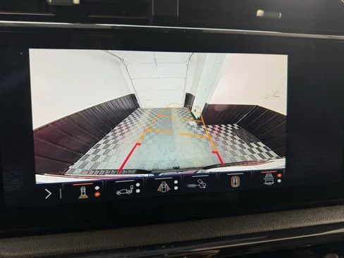 Used 2024 GMC Sierra 2500 AT4 image 20