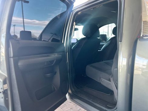 Used 2011 Chevrolet Silverado 2500 LT w/ Convenience Package image 33