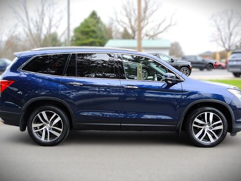 Used 2016 Honda Pilot Touring image 4