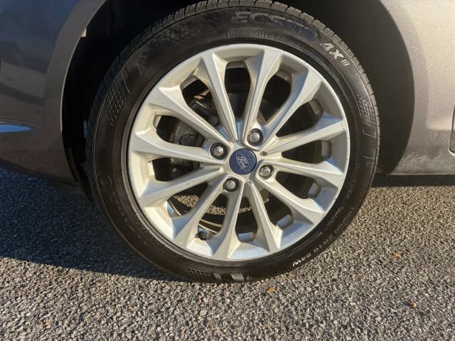 Used 2014 Ford Fiesta SE w/ Equipment Group 201A FWD image 9