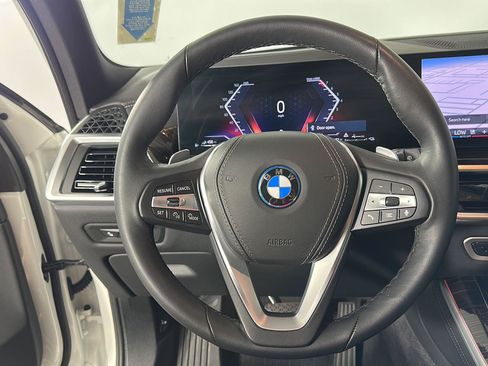 Used 2026 BMW X5 xDrive50e w/ Premium Package AWD/4WD image 11