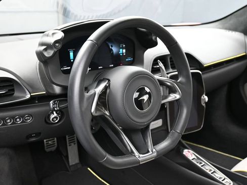 Used 2024 McLaren Artura RWD image 16