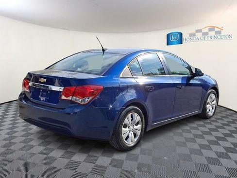 Used 2013 Chevrolet Cruze LS FWD image 6