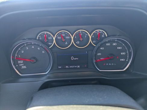 Used 2020 Chevrolet Silverado 1500 LT w/ All-Star Edition image 32