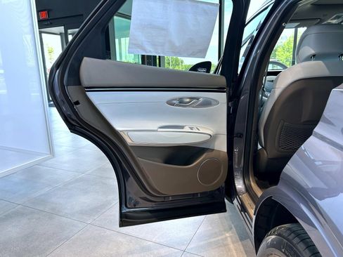 New 2026 Genesis GV70 2.5T Advanced w/ G1 Accessory Package AWD/4WD image 19