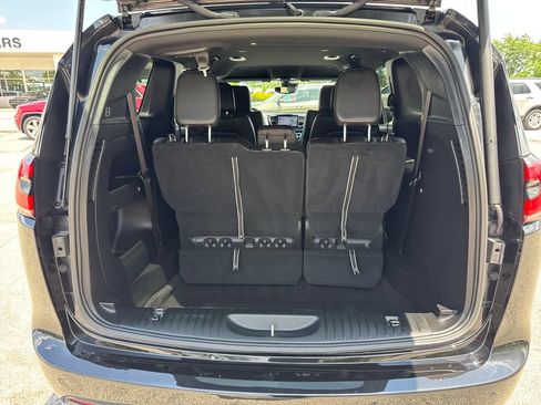 Certified 2023 Chrysler Pacifica Touring-L w/ S Appearance Package AWD/4WD image 37