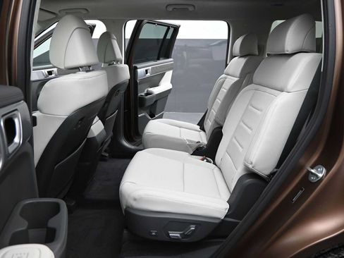 Used 2025 Hyundai Santa Fe Calligraphy AWD/4WD image 14