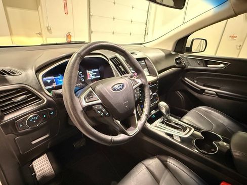 Used 2017 Ford Edge Titanium w/ Equipment Group 301A FWD image 18