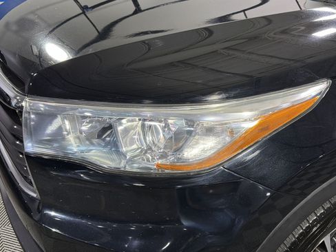 Used 2016 Toyota Highlander XLE AWD/4WD image 13