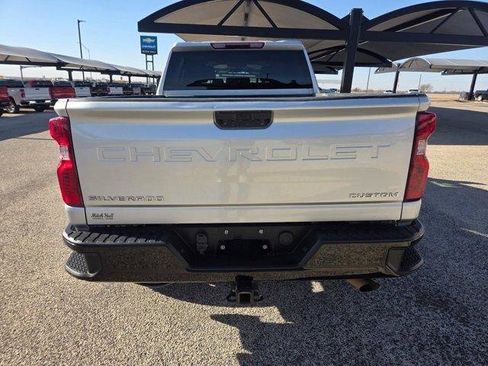 Used 2023 Chevrolet Silverado 2500 Custom w/ Custom Value Package image 6