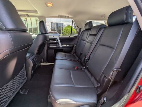 Used 2019 Toyota 4Runner Limited AWD/4WD image 31