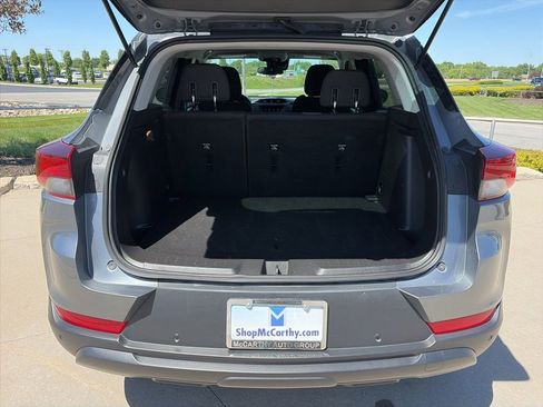 Used 2021 Chevrolet TrailBlazer LS w/ LPO, Blackout Package FWD image 46