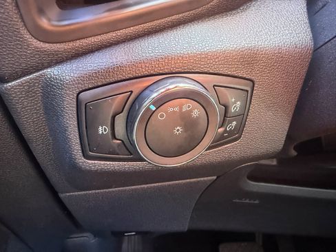 Used 2020 Ford EcoSport Titanium FWD image 18