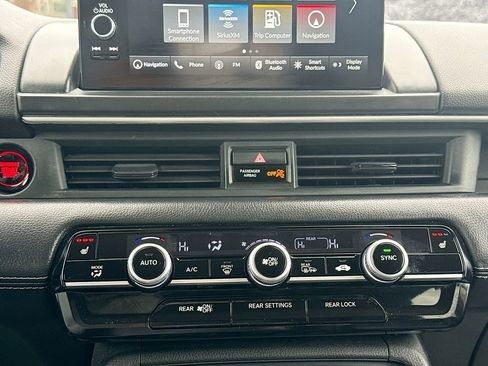 Used 2024 Honda Pilot Touring image 16
