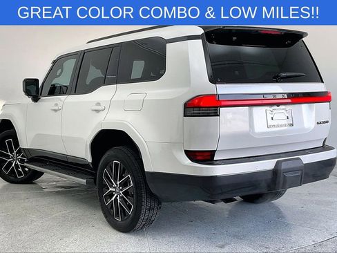 Used 2024 Lexus GX 550 w/ Cold Area Package image 17