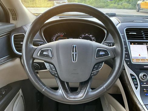 Used 2017 Lincoln MKX Reserve AWD/4WD image 12