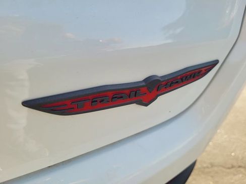 Used 2024 Jeep Compass Trailhawk image 27