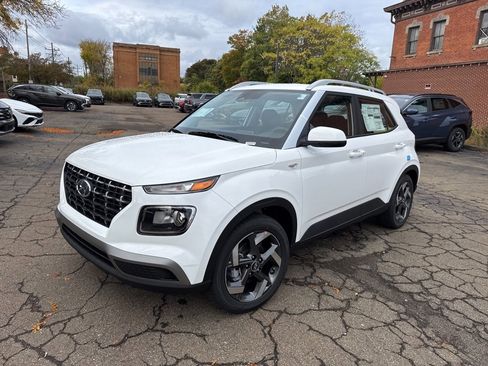 New 2026 Hyundai Venue SEL image 3