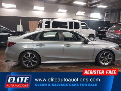 Used 2025 Honda Civic Sport Touring image 25