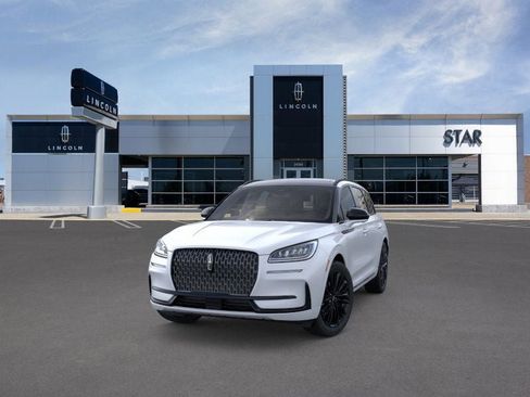 Used 2026 Lincoln Corsair Premiere image 2