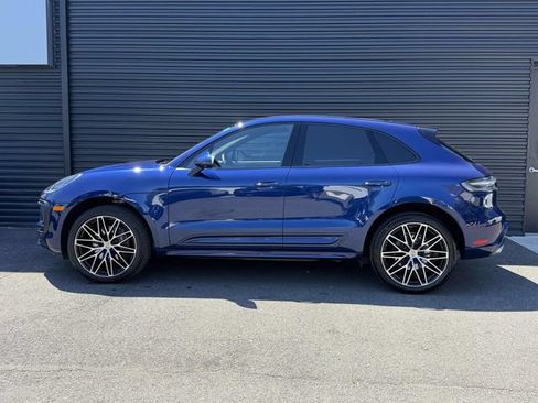 Certified 2024 Porsche Macan AWD/4WD image 2
