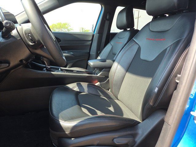 Used 2025 Jeep Compass Trailhawk AWD/4WD image 25