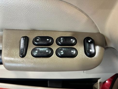 Used 2005 Ford Explorer Sport Trac XLT image 24