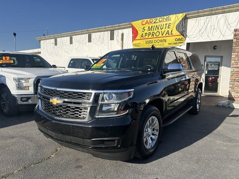 Used 2017 Chevrolet Suburban LT image 7