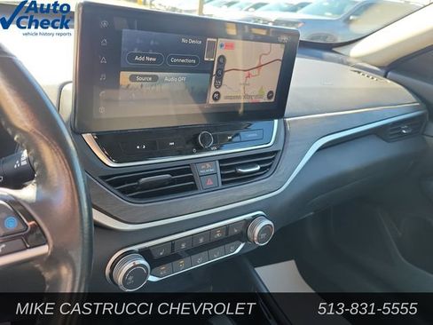 Used 2024 Nissan Altima 2.5 SV w/ SV Premium Package FWD image 15